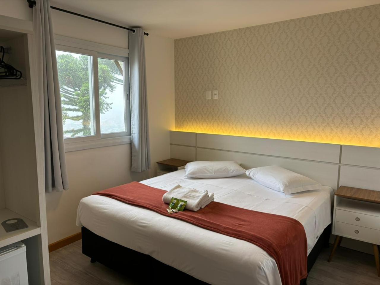 Hotel Golden Hills Canela Bagian luar foto