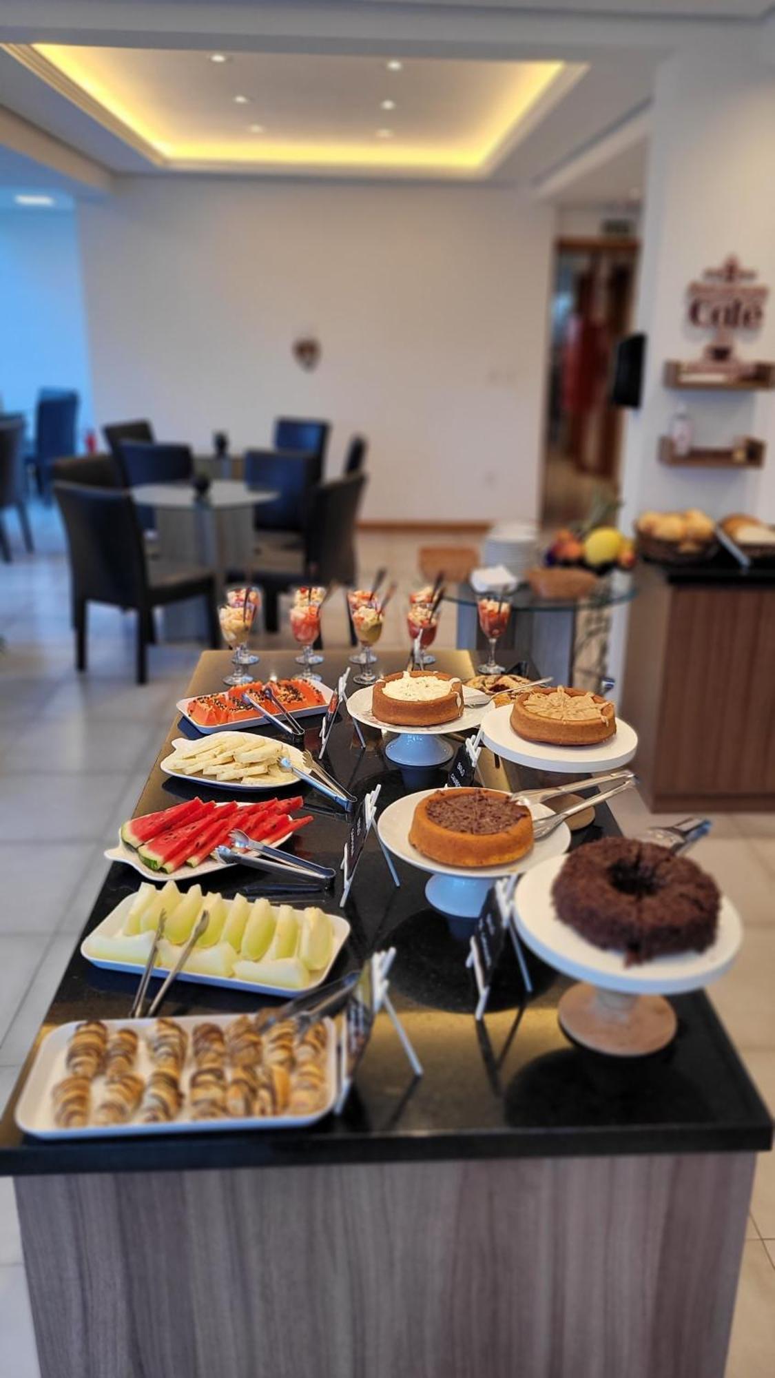 Hotel Golden Hills Canela Bagian luar foto
