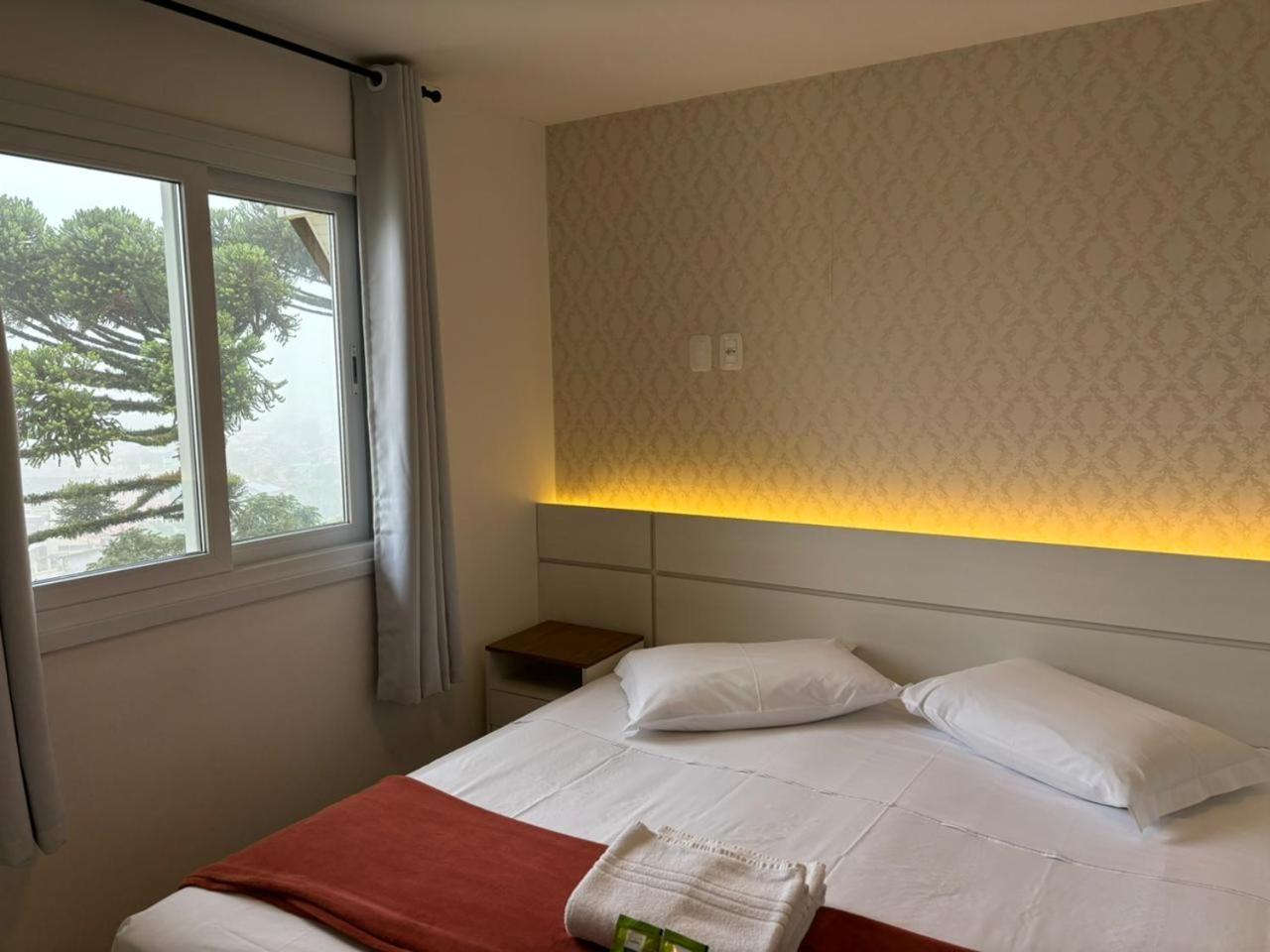 Hotel Golden Hills Canela Bagian luar foto
