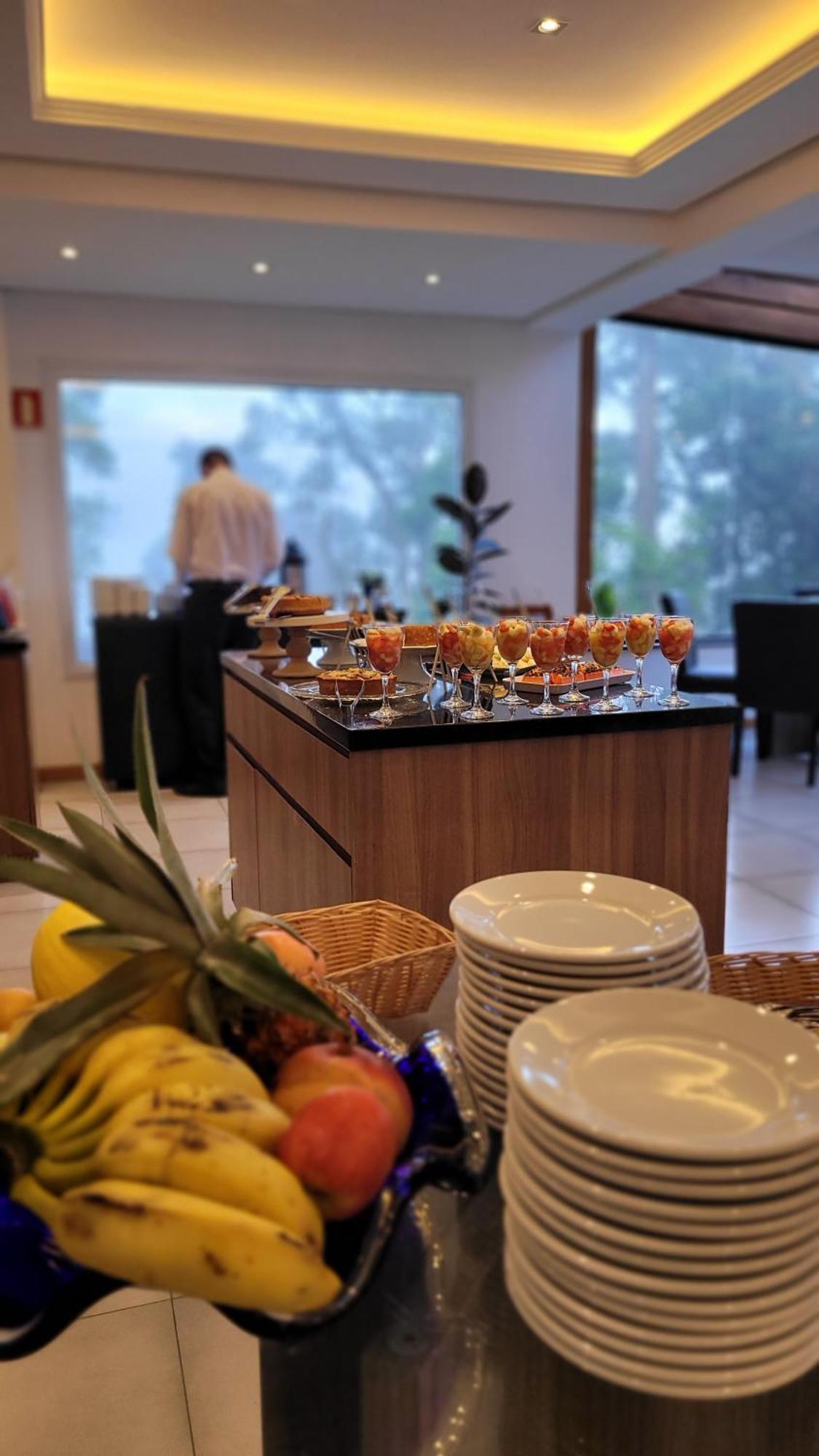 Hotel Golden Hills Canela Bagian luar foto