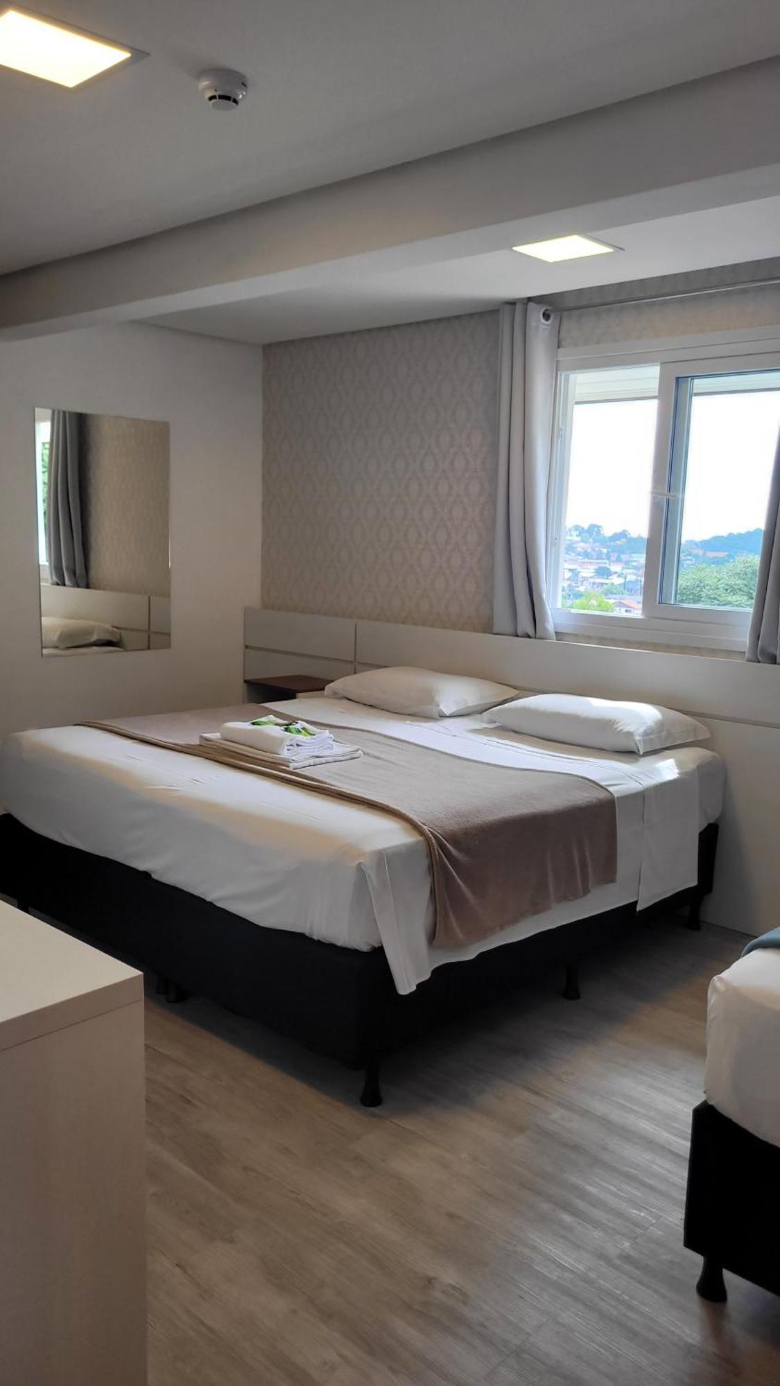 Hotel Golden Hills Canela Bagian luar foto