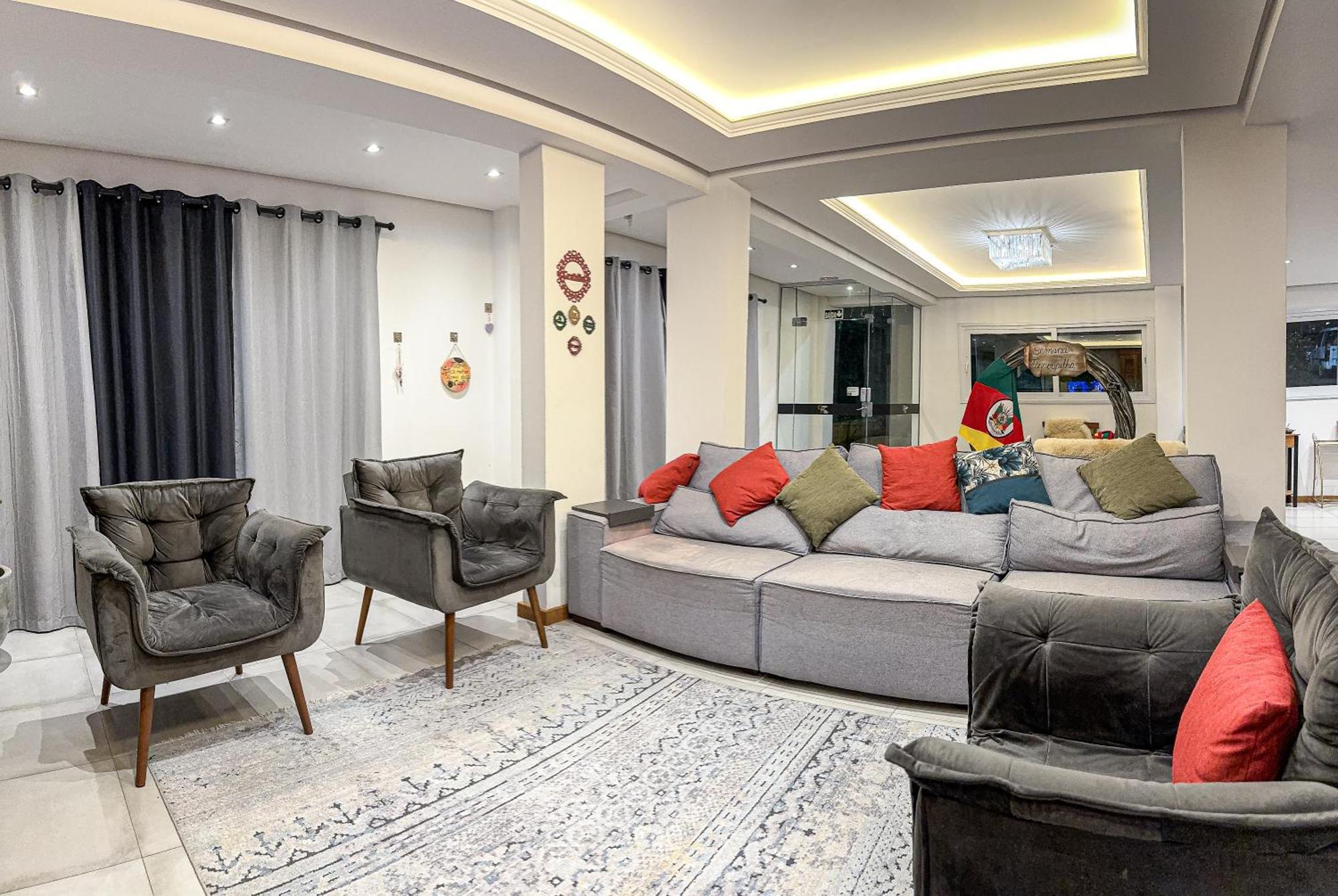 Hotel Golden Hills Canela Bagian luar foto