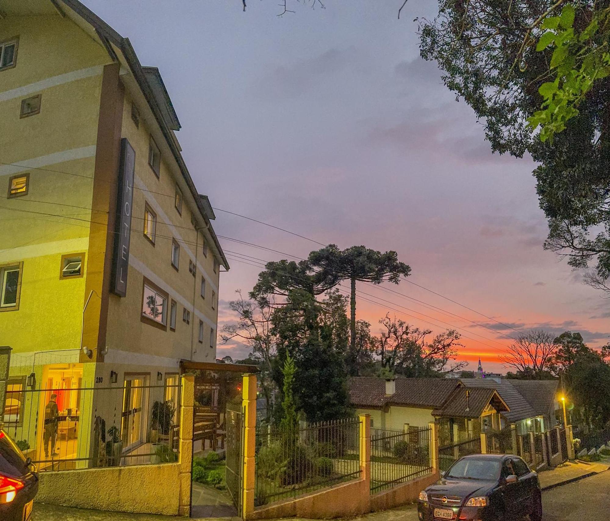 Hotel Golden Hills Canela Bagian luar foto
