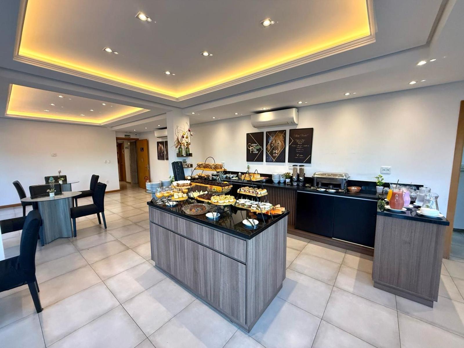 Hotel Golden Hills Canela Bagian luar foto